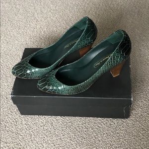 Green Leather Python Snakeskin Pumps